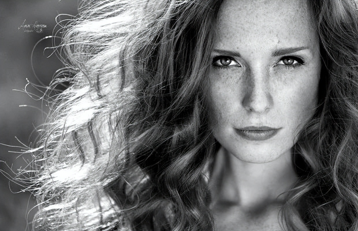 「人像摄影」乌克兰摄影师拍得优雅美女作品欣赏