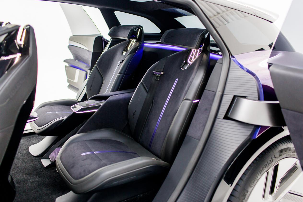 百度旗下第一款车来了！静态体验集度ROBO-01概念车