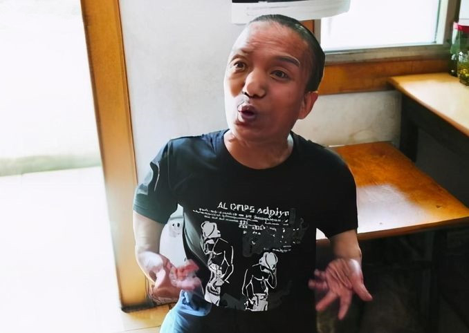 该剧中仍然活跃的主演,有且只有一位,那就是饰演伯邑考的汤镇宗.