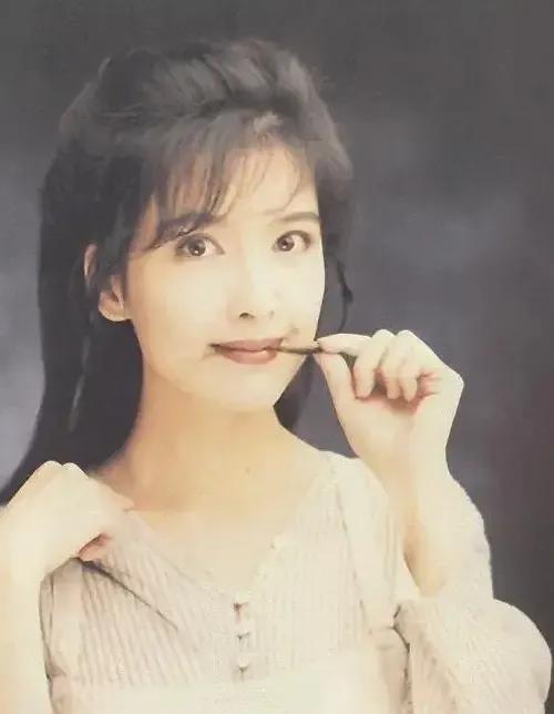 14年后再看“玉女掌门人”周慧敏，屡次被戴绿帽的她才不是恋爱脑