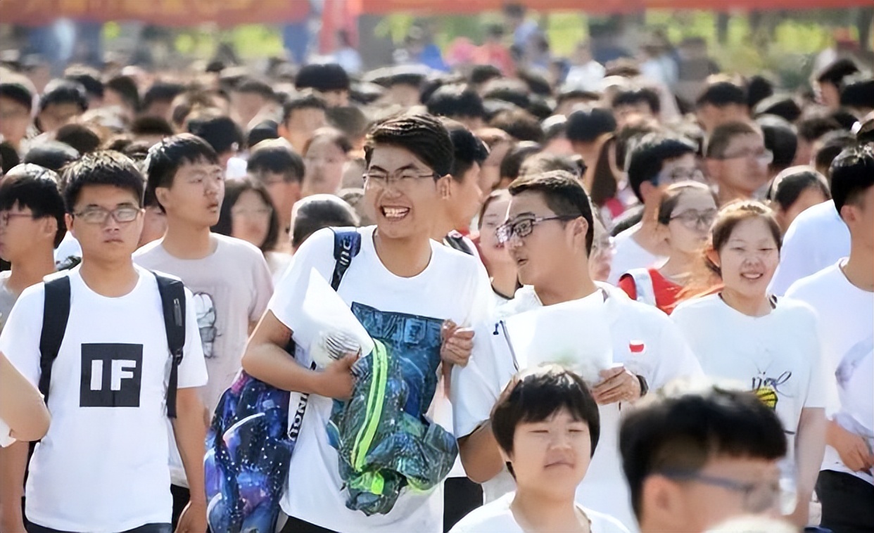 高考时间出炉，多地改变高考时间，不少家长都很担忧学生成绩