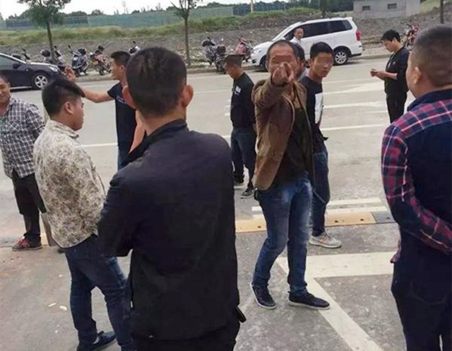 三姐弟称霸思南11年：火烧教育局，强锁国土局，逼校长下跪