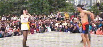 美人鱼上岸了图片