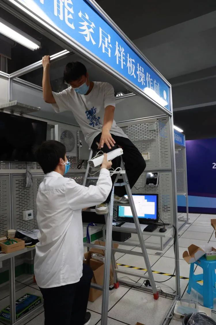 全省中职学校智能家居安装与维护技能大赛在天府新区职业学校举行