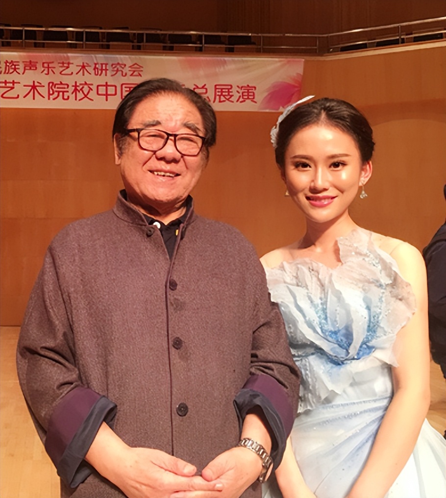 家乡孕育了我,让我的歌声充满灵气——专访青年歌唱家杨西音子