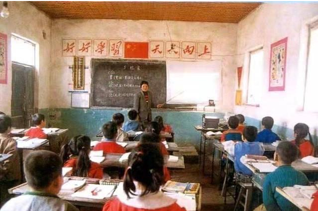 7年前，湖南38岁女教师倒追大27岁环卫工人，如今两人生活怎样？