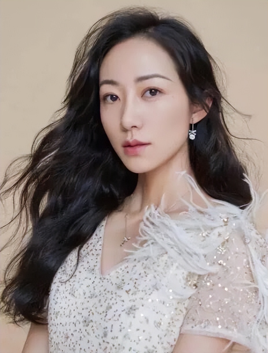 刚出名就耍大牌？顶撞狡辩、抠图轧戏、带头网暴，这些明星可真行