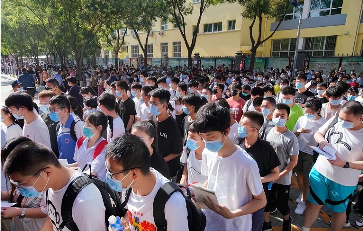 十大本科专业推荐，未来毕业后预期薪资高，2022考生记得提前收藏