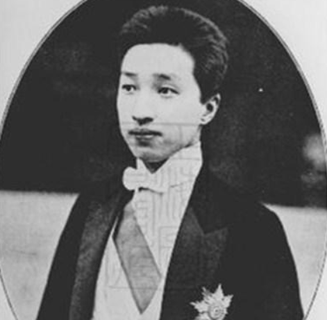 民国第一败家子，父亲是晚清首富，岳父是民国总理，晚年饿死街头