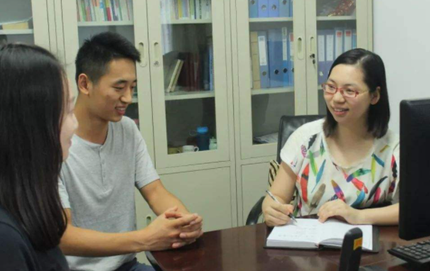 学生毕业后想要留校任教，需要满足三个条件，学生提前了解有好处