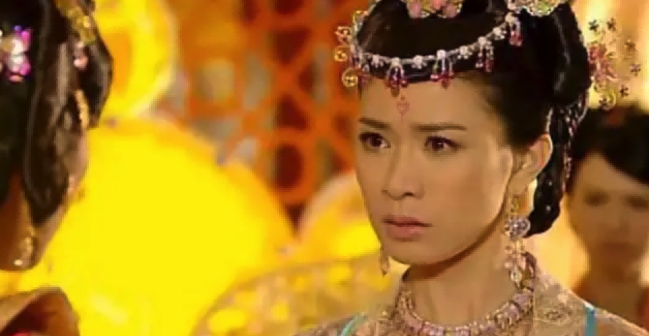 颜值不够别带“额饰”！13位女星造型PK，谁才撑得起倾国倾城