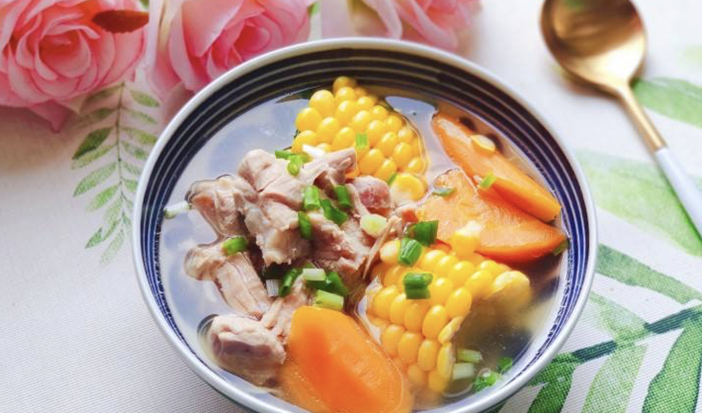 苹果胡萝卜排骨汤,苹果胡萝卜排骨汤的家常做法 - 美食杰苹果胡萝卜排骨汤做法大全