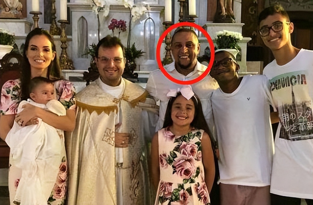 巴西巨星满49岁！身材发福明显，3段婚姻生11孩子，近照曝光