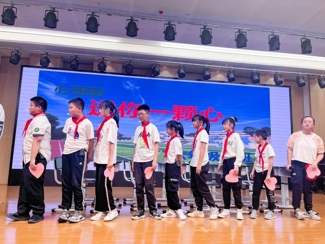 花田花绽，阅读悦心｜双流区黄甲小学举行读书节之阅读表演赛