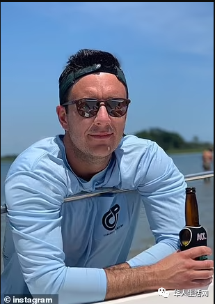 惨！著名女星老公被雷劈死