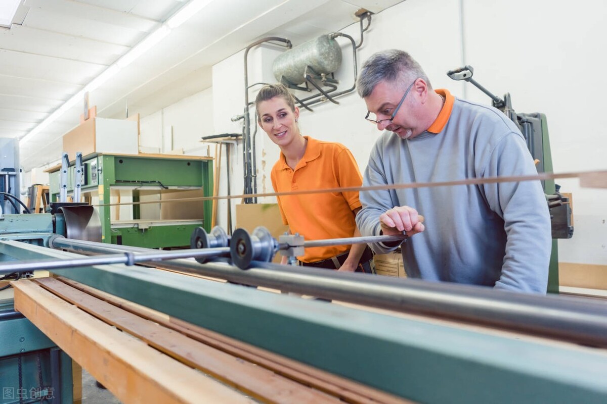 高中毕业后，直接踏入社会发展，选对这四条路，不比大学生发展差