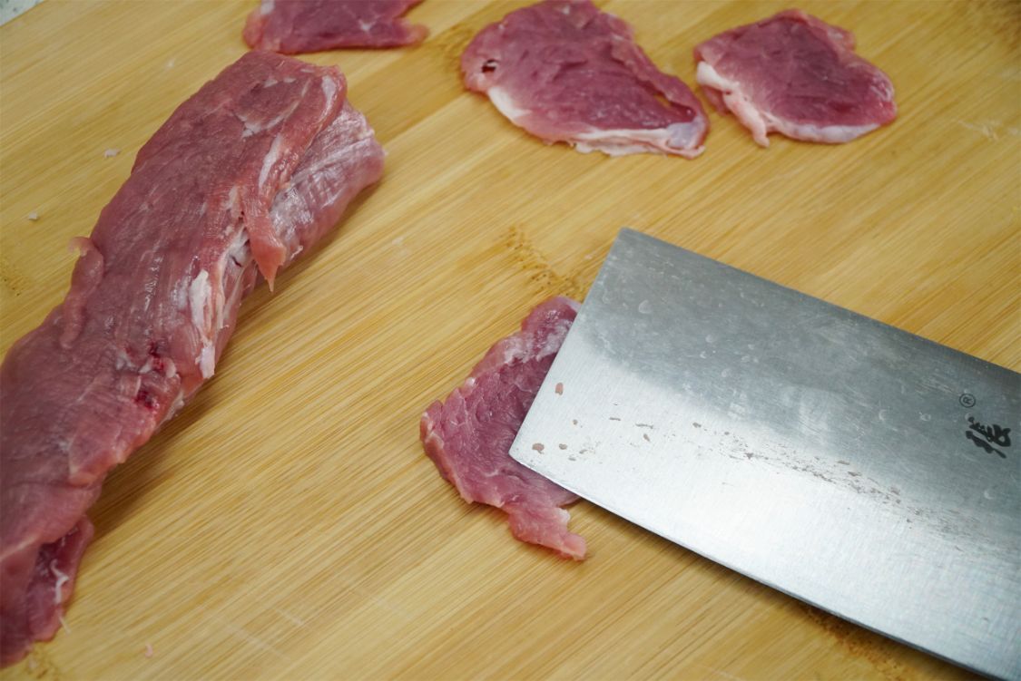 東北大哥指點的鍋包肉，外酥里嫩，果然味道不錯，孩子吃上癮了