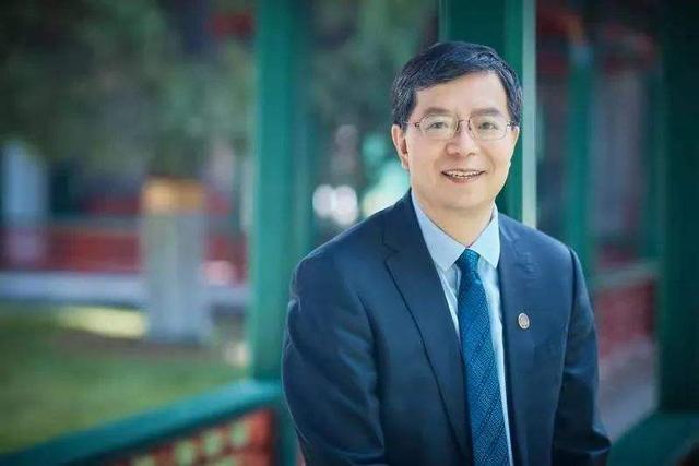 清华大学新任校长引热议，与老校长相比，两者有许多共同点