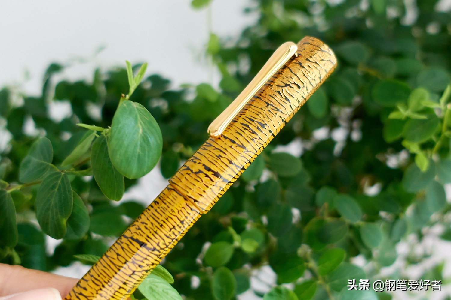 古典技法的现代传承，日本仲林生漆钢笔百工比照14K限定钢笔评测