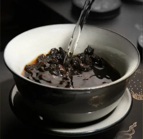茶食日记 ▏“茶化石”是什么？碎银子和老茶头是一回事吗？
