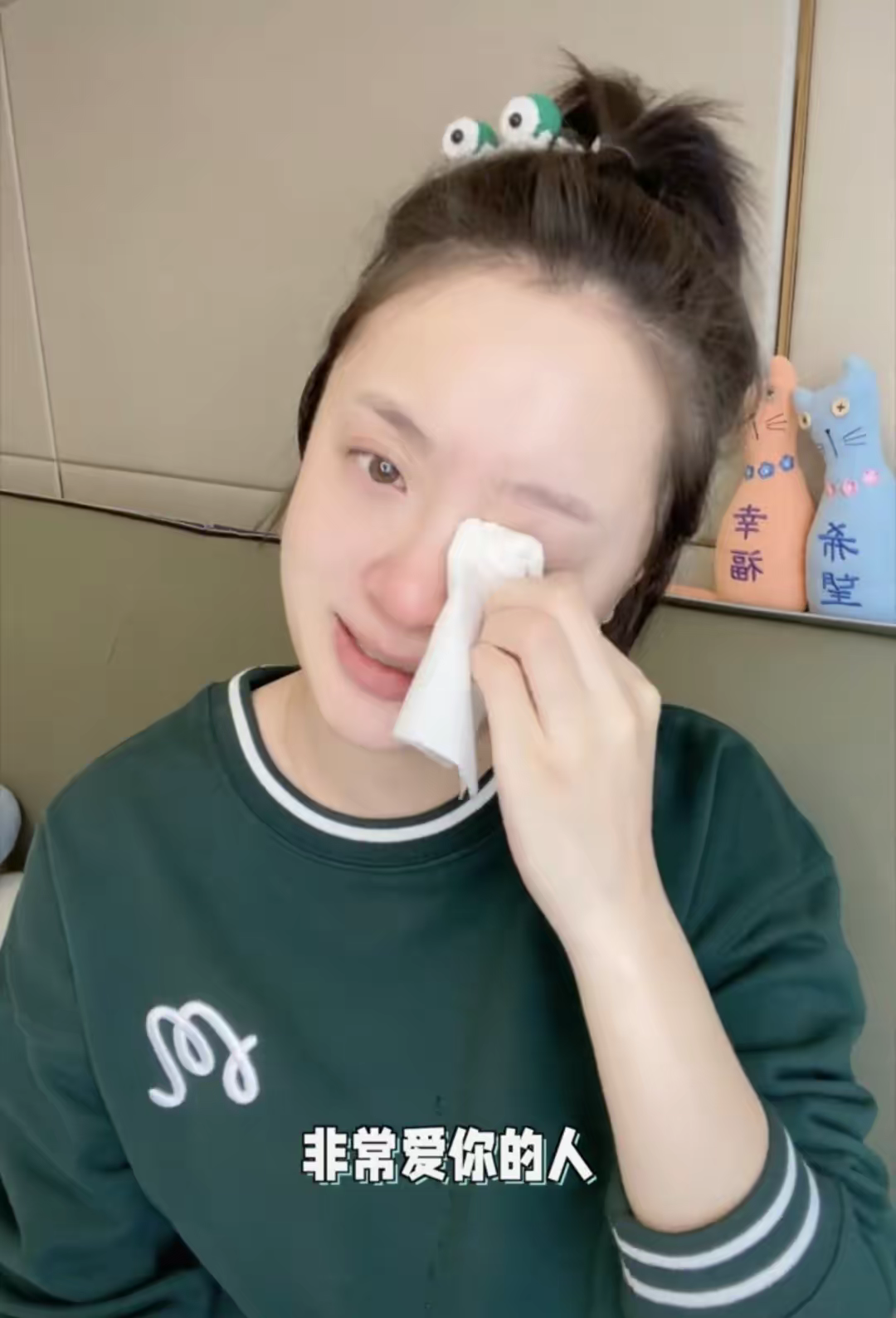 新剧遭换角、高龄拼四胎、肚皮都是针眼...女星怀孕各有各的心酸