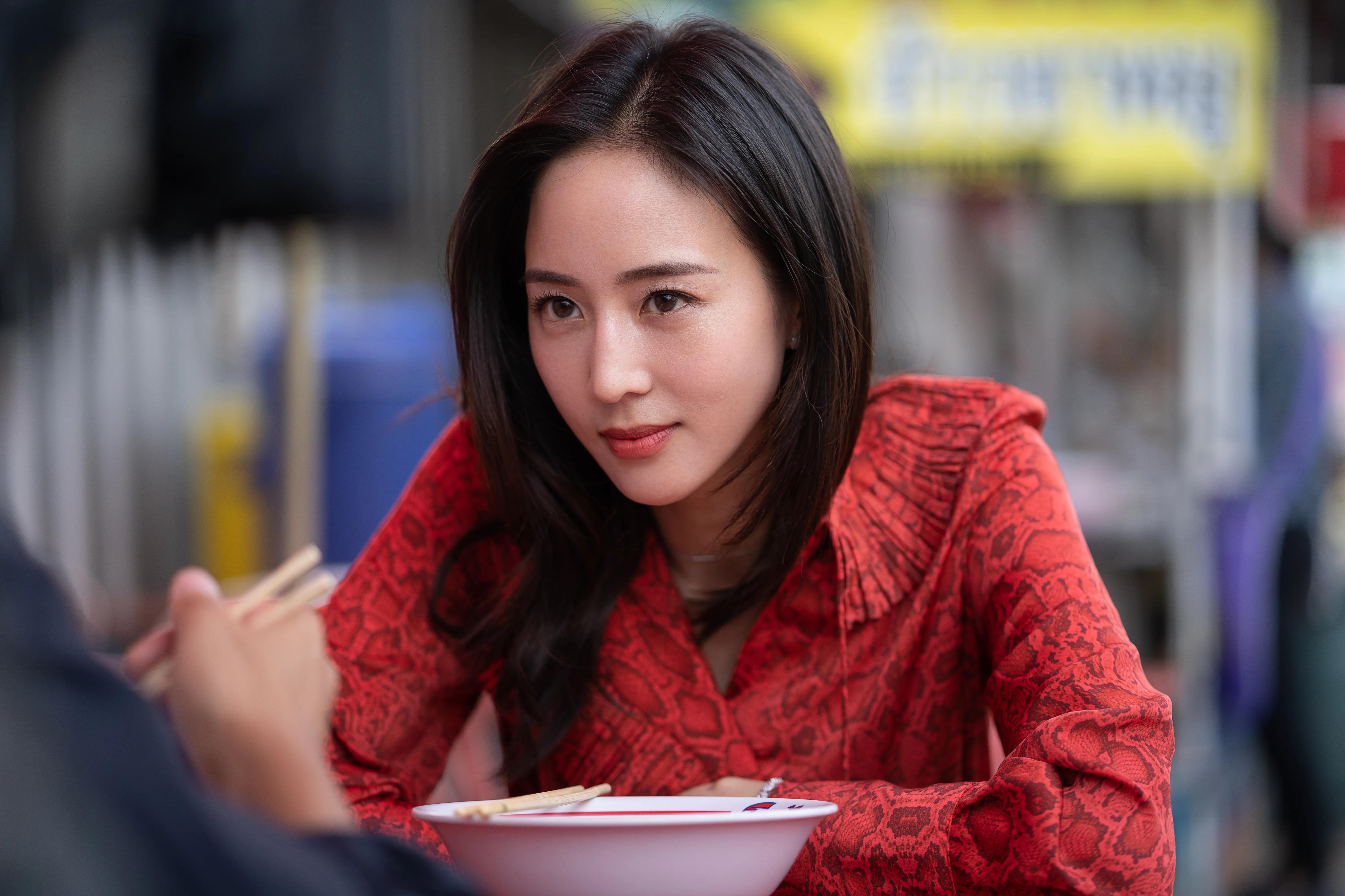 《唐人街探案》张钧甯lvy玫瑰红长裙高清原图