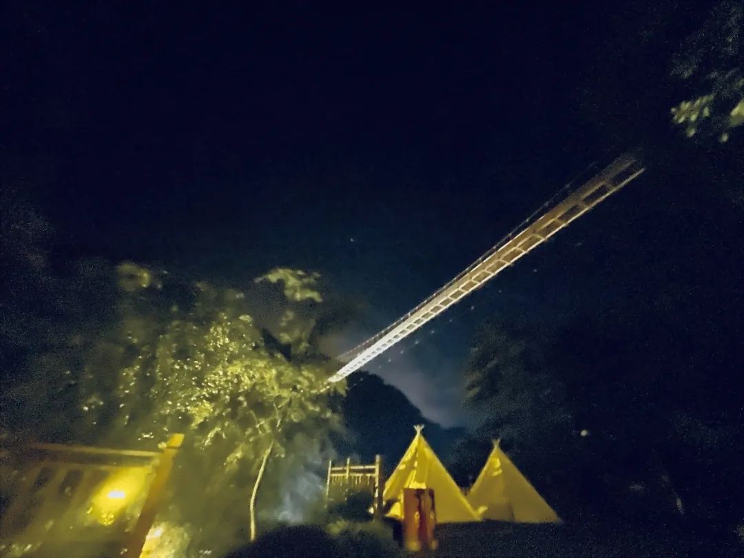 炎炎夏日何处去，快躲进老峨山里过一个凉爽的夏天