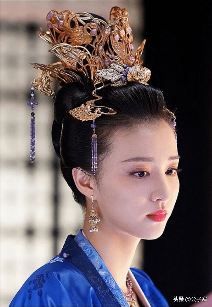 一步三摇一回眸:杨贵妃凭一支金步摇让玄宗动了心?