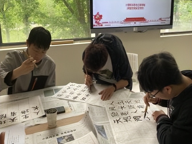 择校必看！全员保研资格+全员海外交流，电子科大“超火”专业值得关注！