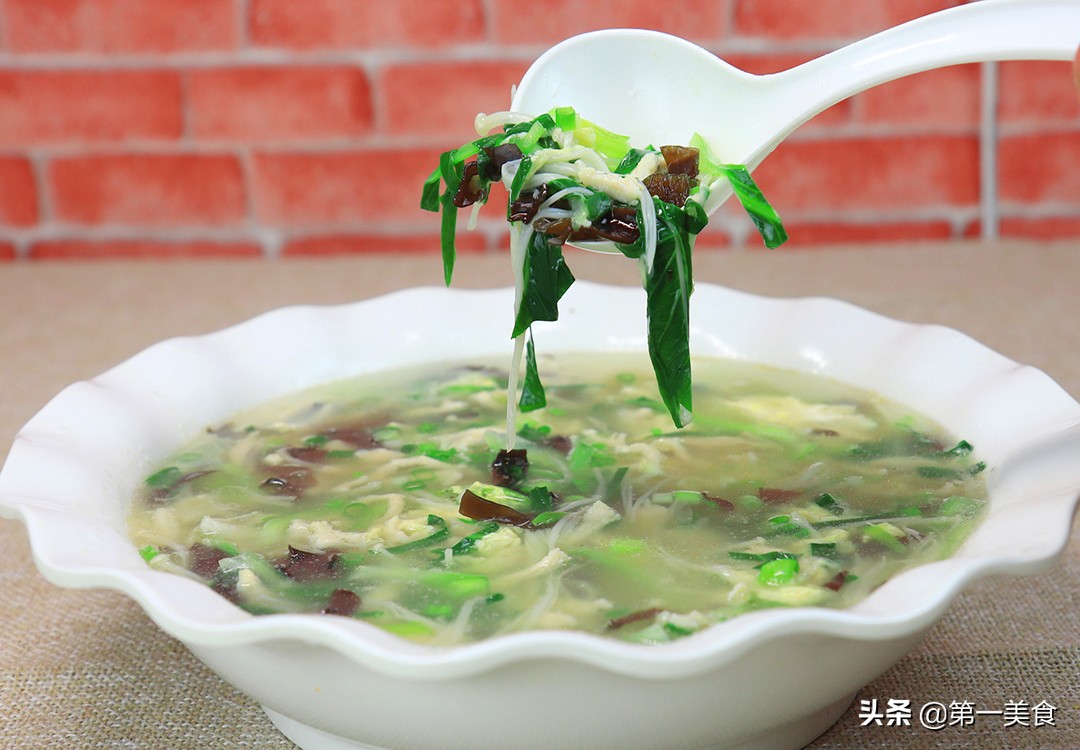 鸡胸肉别再水煮了，试试这5种做法，饱腹低脂，三月吃正适合