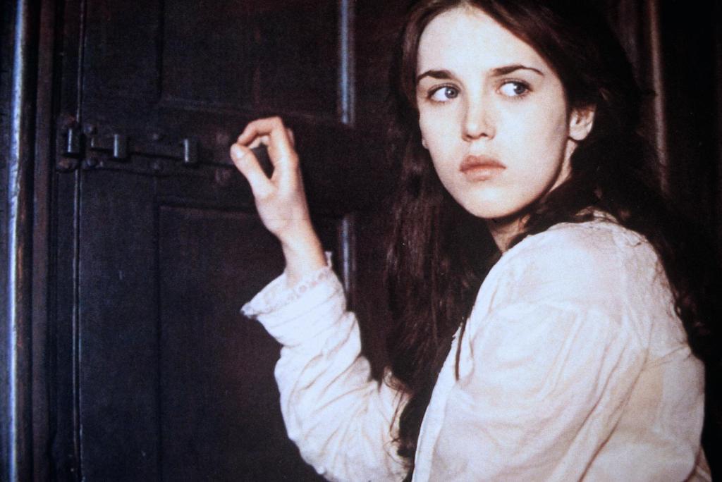 伊莎贝尔·阿佳妮她在电影中做出了巨大的牺牲,不亚于汤唯.