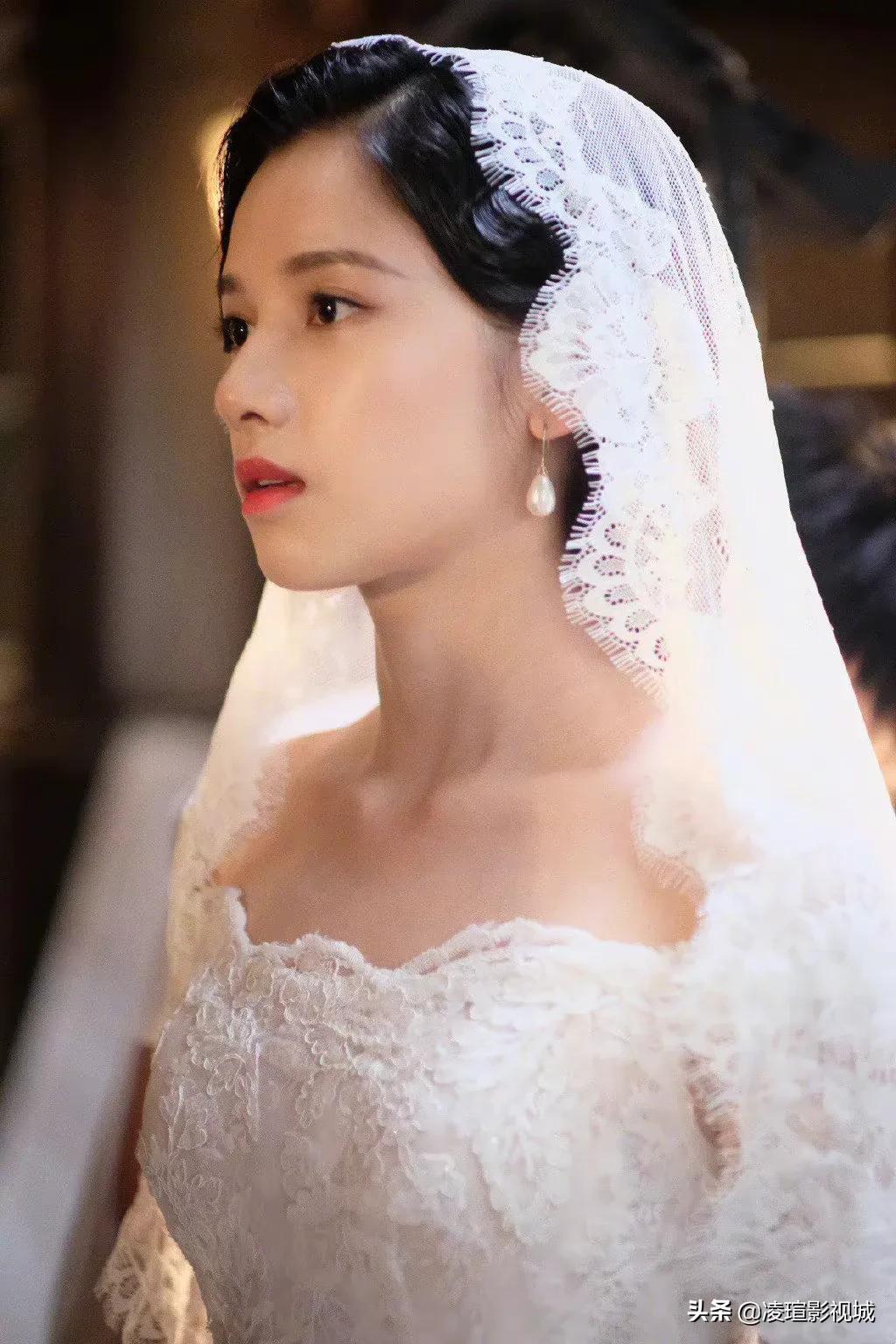 明星壁纸图片分享：张婧仪（1）