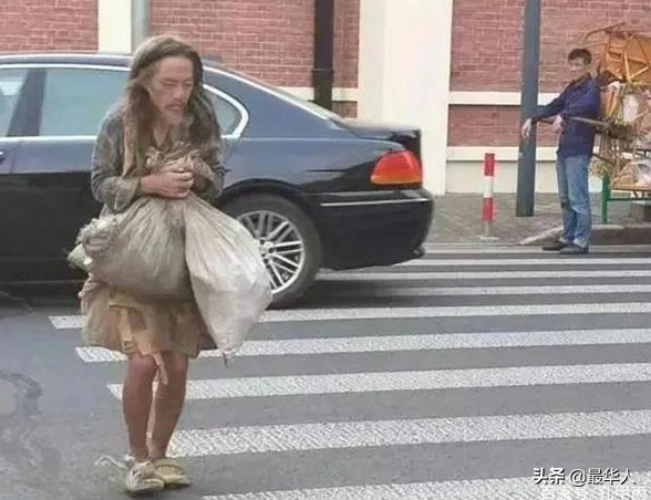 高考状元上海打拼受挫，与父母断绝联系，12年靠捡垃圾为生