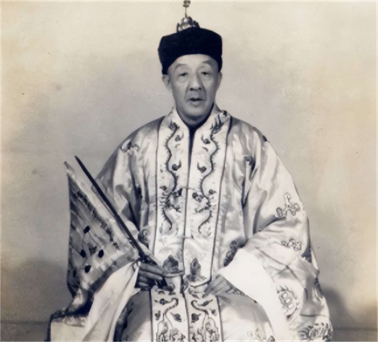 08年，陌生男子自称63代天师儿子，拿出信物证明宣称64代冒名顶替