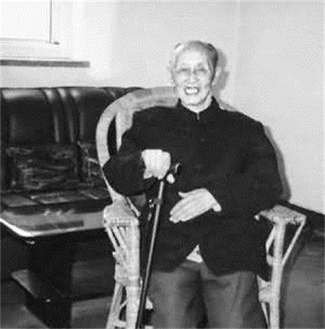 高考数学交白卷，作文只写28字，大学校长看到试卷后：你被录取了