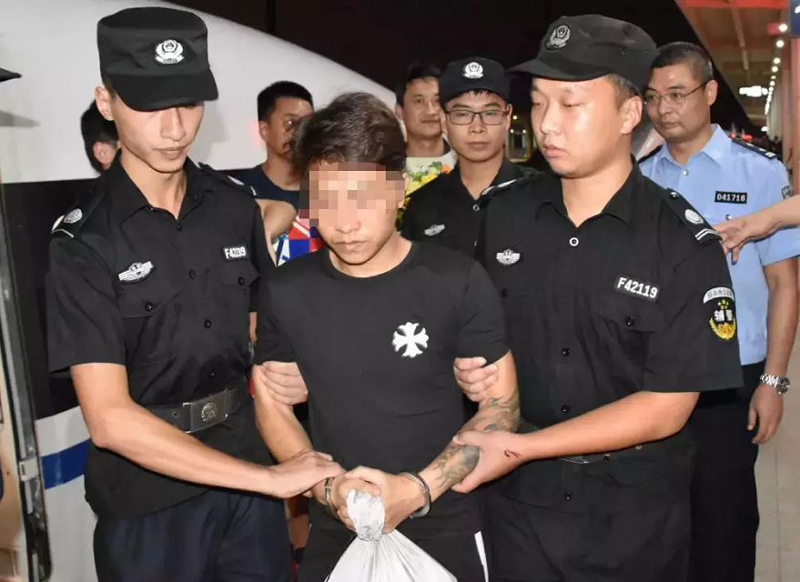 2019年百万网红乞丐哥被捕，拐卖20多名少女，靠着“中介”抽油水