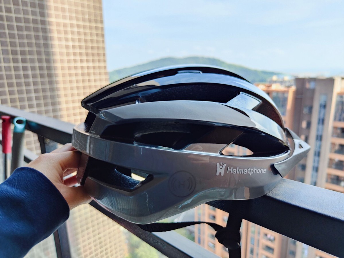 Helmetphone M1T NEO王炸组合：智能灯光+蓝牙音箱+鸿蒙智联