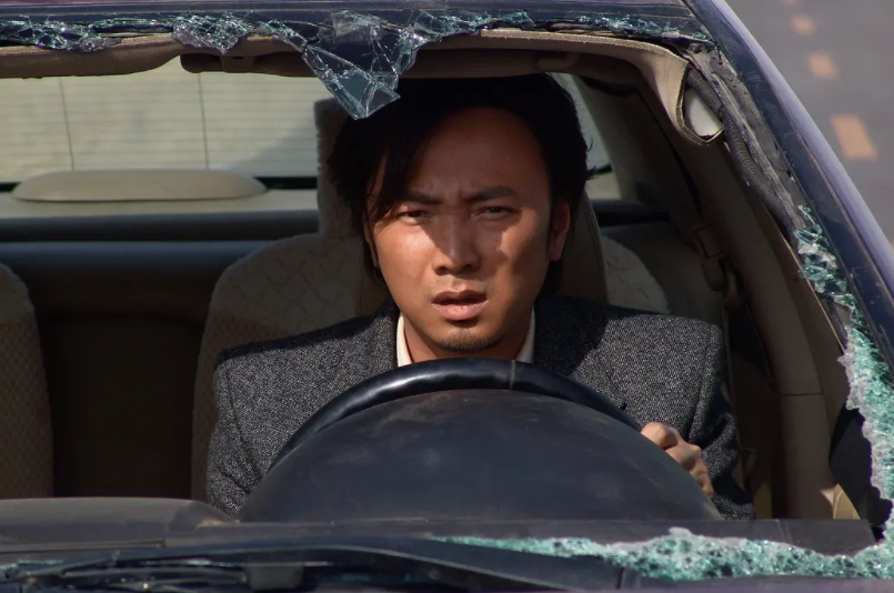 《无人区》压了4年才上线，它是中国“顶级犯罪片”