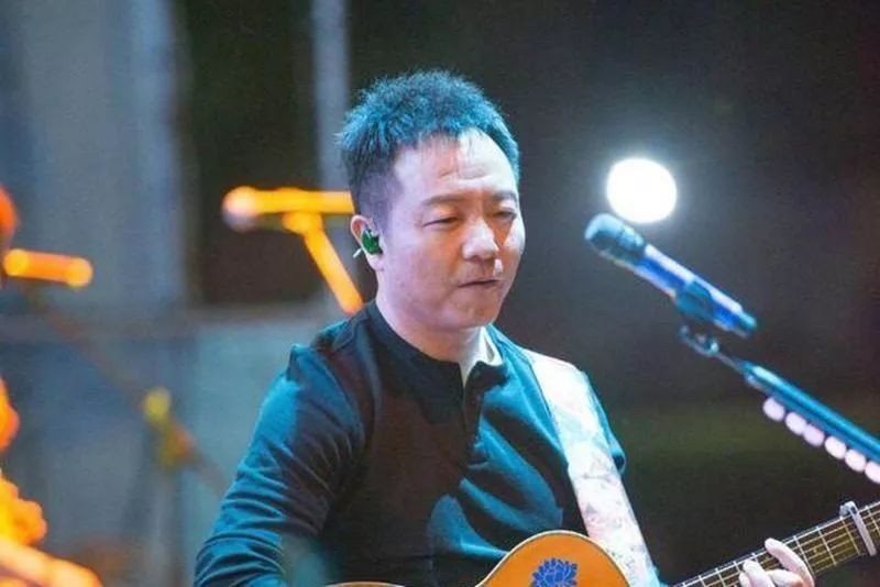 “辞职会长”许巍：曾患抑郁症数次自杀，却治愈无数抑郁症患者