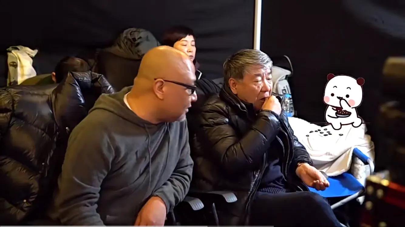 幸福到万家花絮：导演这是告诉我们看剧嗑瓜子是人生一大乐事？