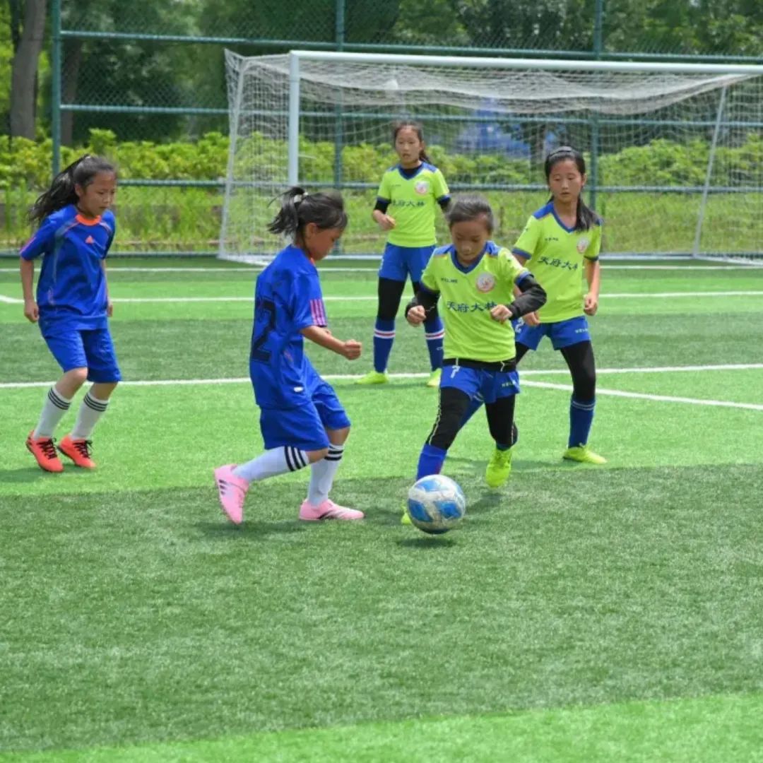 大林小学参加2022年第二届“天府杯”校园足球总决赛取得优异成绩
