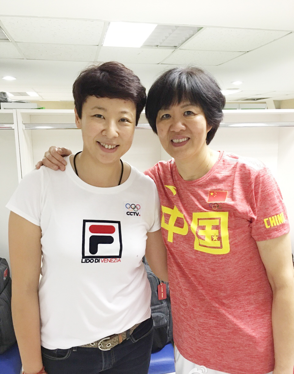 坎坷的女排奥运冠军冯坤:40岁做妈妈,与洋丈夫跨国分居幸福吗