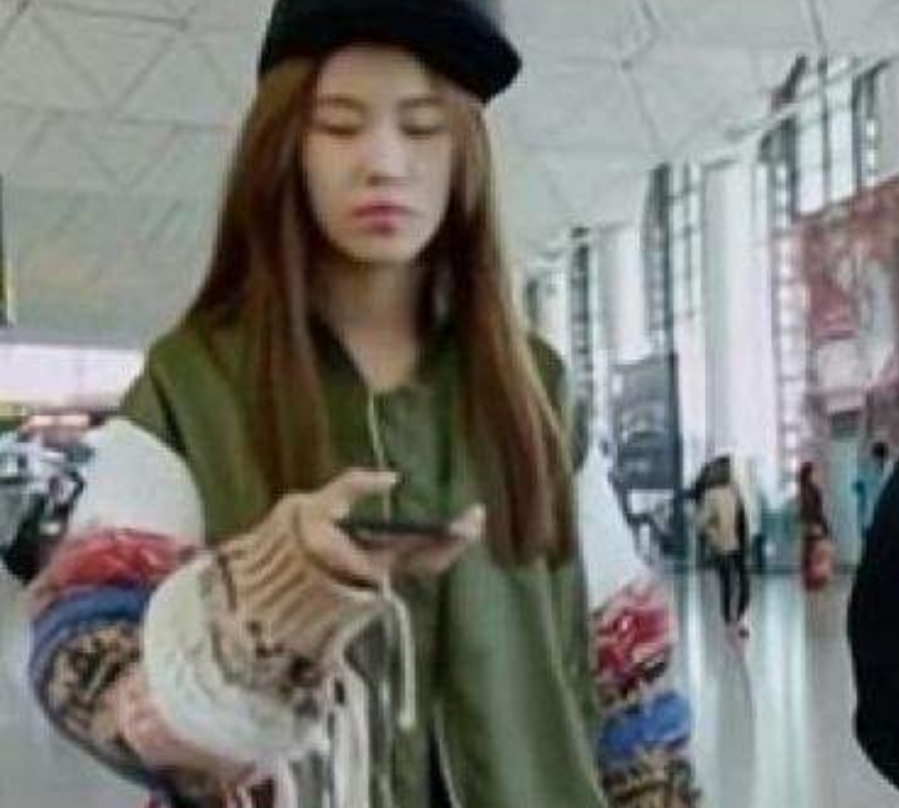 辽宁巨婴：16岁吃饭靠人喂，每天开销过万，2017年变形后怎么样了