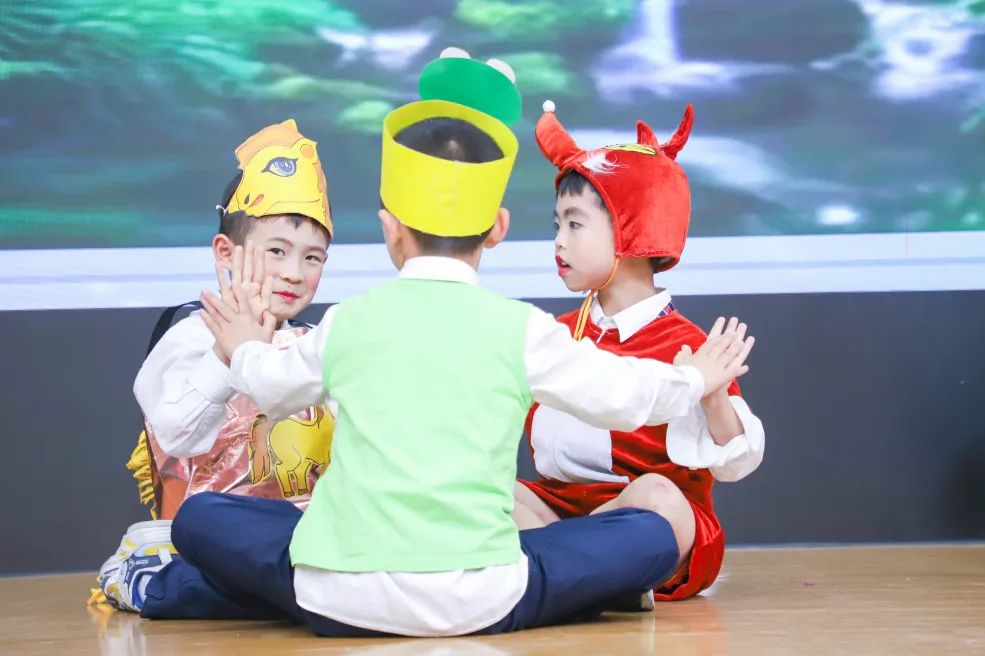 花田花绽，阅读悦心｜双流区黄甲小学举行读书节之阅读表演赛