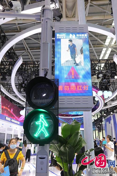 第五届数字中国建设成果展览会迎来首个公众日“数字”让生活更美好