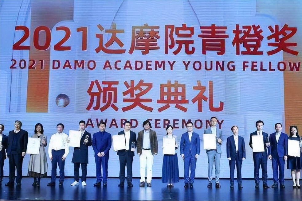 清华最甜女教授获奖百万！为了回国拒绝高薪？研发首台采样机器人