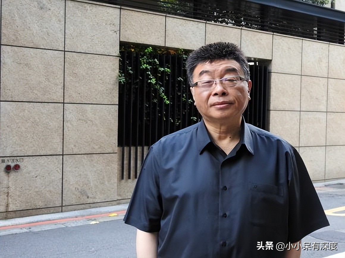 台湾邱毅教授，他铿锵有力地点评，在中国大陆圈粉无数，深受欢迎