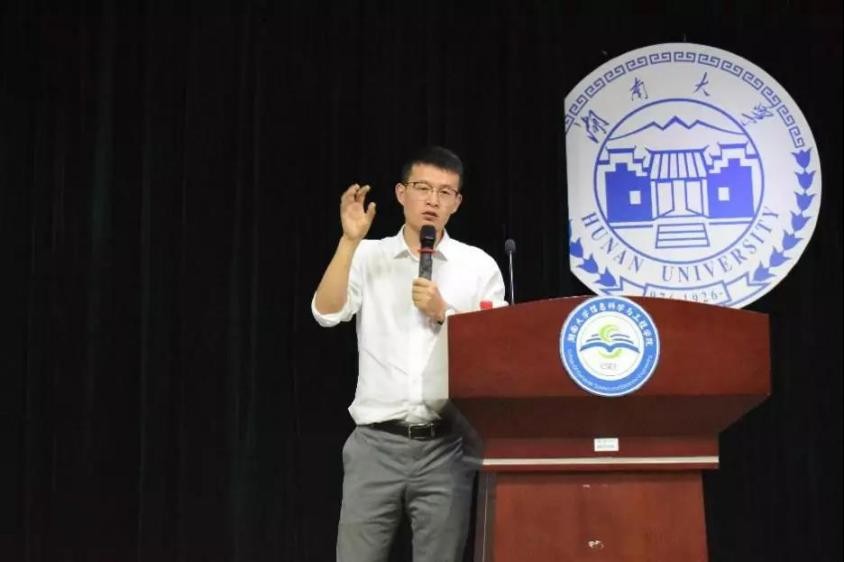 他放弃高薪创业，研发重要成果，成中国大数据领军人物，还受邀登上央视！