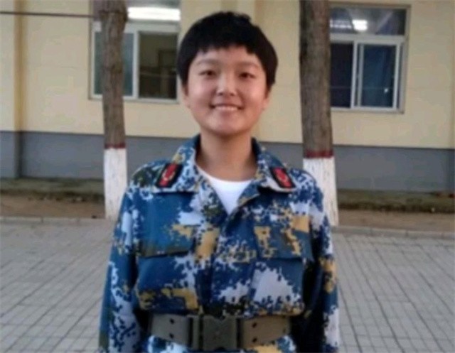 4年前707分上北大，拿到通知书仍在打工的河北女孩，后来准备参军