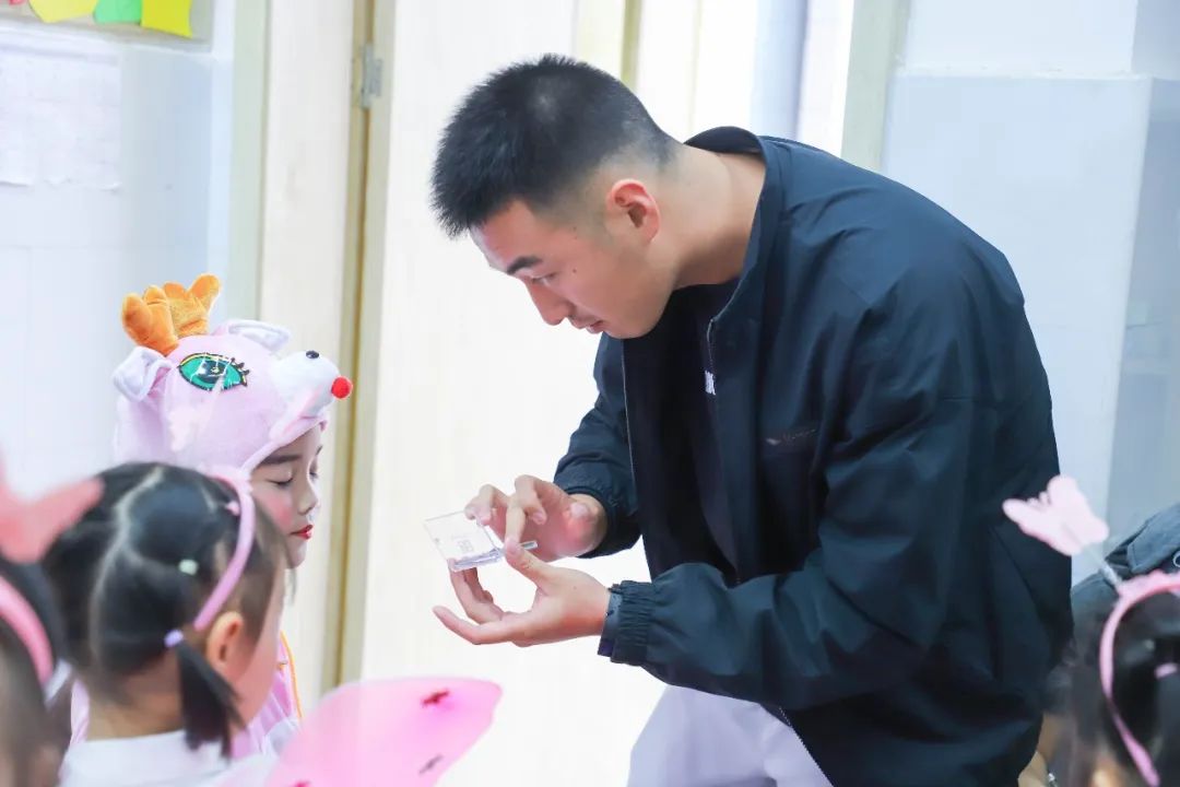 花田花绽，阅读悦心｜双流区黄甲小学举行读书节之阅读表演赛